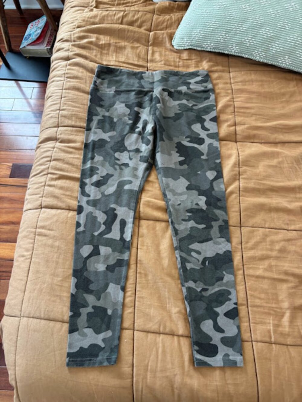 wild fable green camo cotton blend leggings